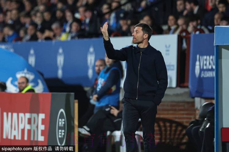 穆努埃拉解释了对德容的直接红牌：西班牙超级杯决赛风波再起